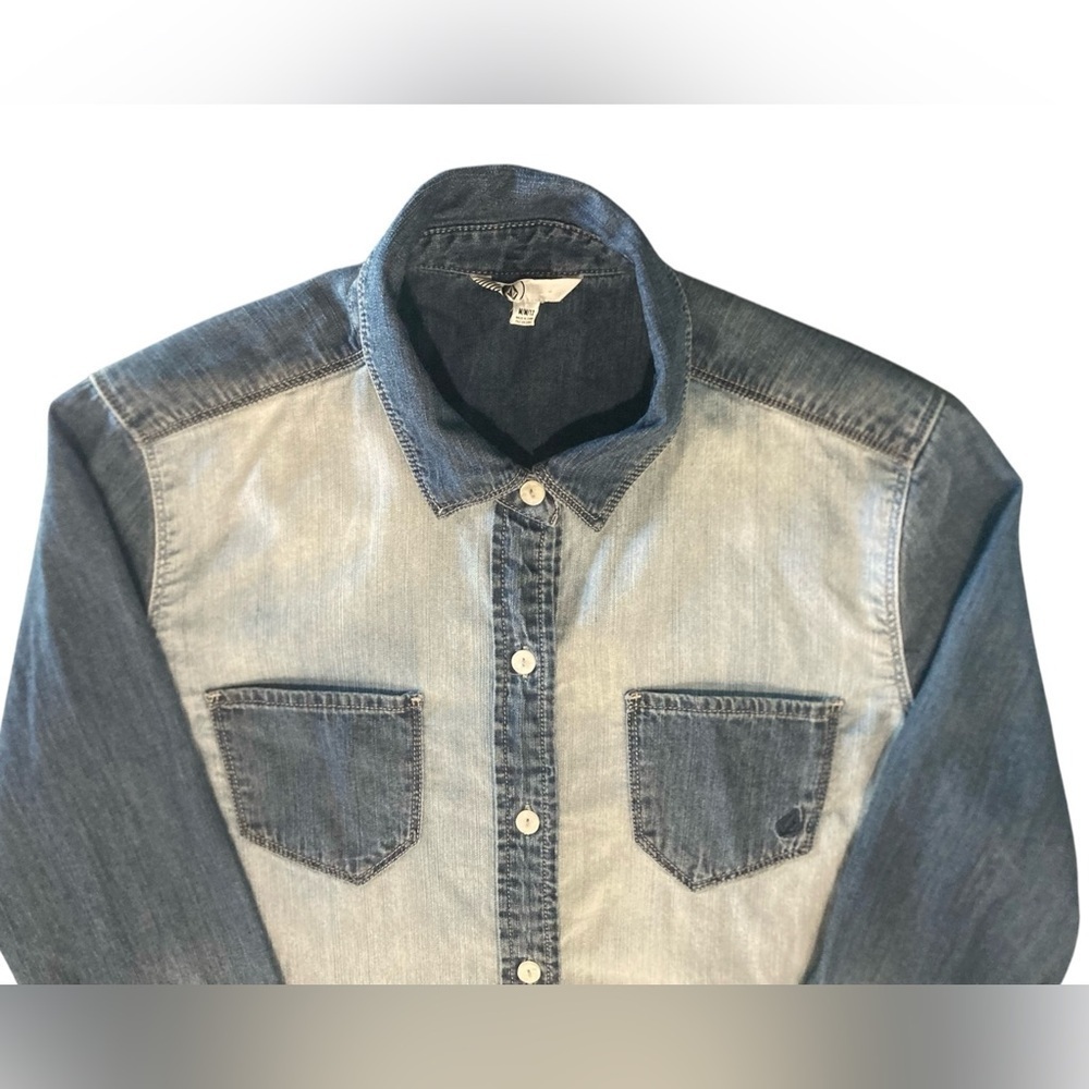 Volcom Women’s Denim Chambray Long Sleeve Button-Down Shirt - Medium